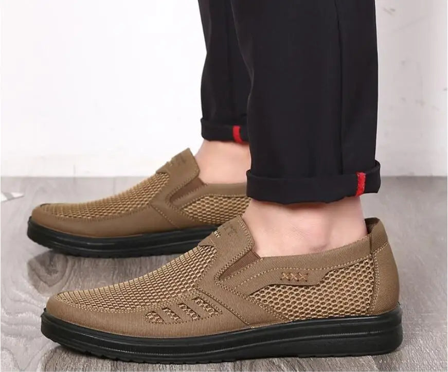 New Comfortable Men Casual Shoes Breathable Mesh Summer Men Shoes New Non-slip Lightweight Sneakers for Men Big Size 38-48