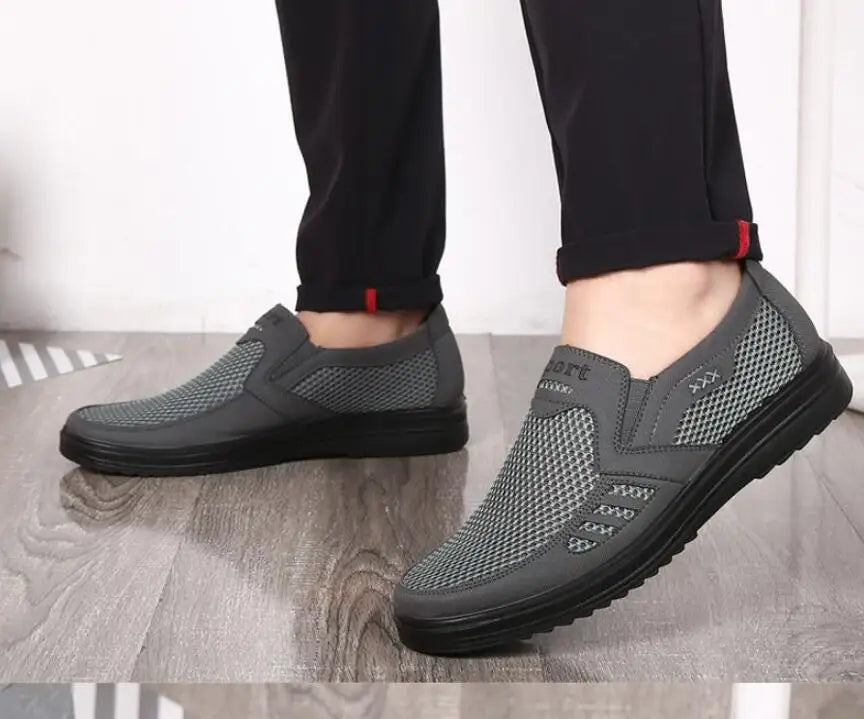 New Comfortable Men Casual Shoes Breathable Mesh Summer Men Shoes New Non-slip Lightweight Sneakers for Men Big Size 38-48