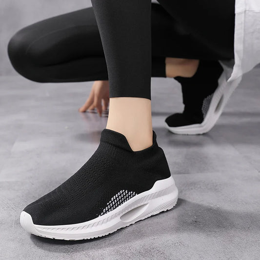 Soft Platform Soles Shock-absorbing Shuttle Shoes Mesh Breathable Lightweight and Comfortable Slip-on Sneakers Running Shoes