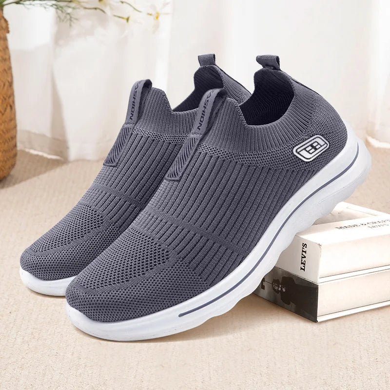 Men Sneakers slip-on men walking shoes light mesh men running shoes zapatillas hombre zapatillas de deporte chaussure homme sale