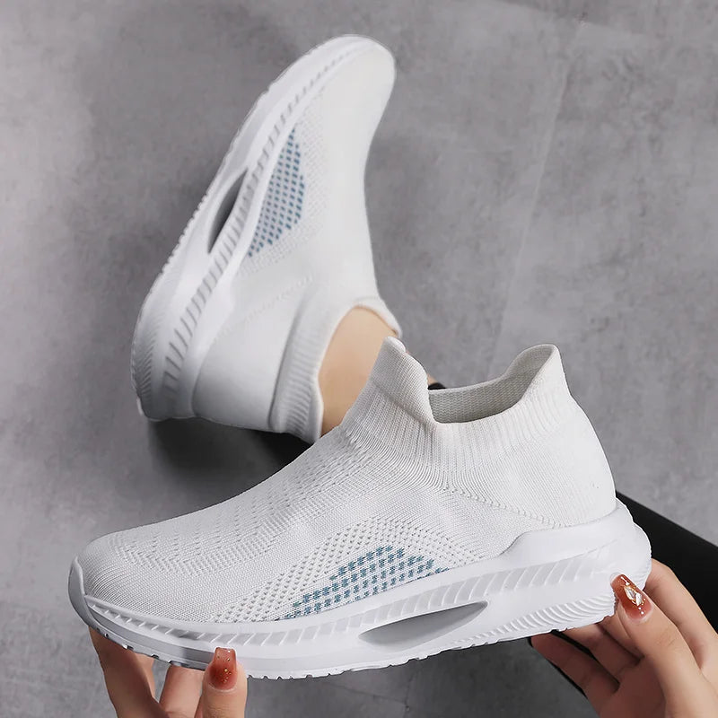 Soft Platform Soles Shock-absorbing Shuttle Shoes Mesh Breathable Lightweight and Comfortable Slip-on Sneakers Running Shoes