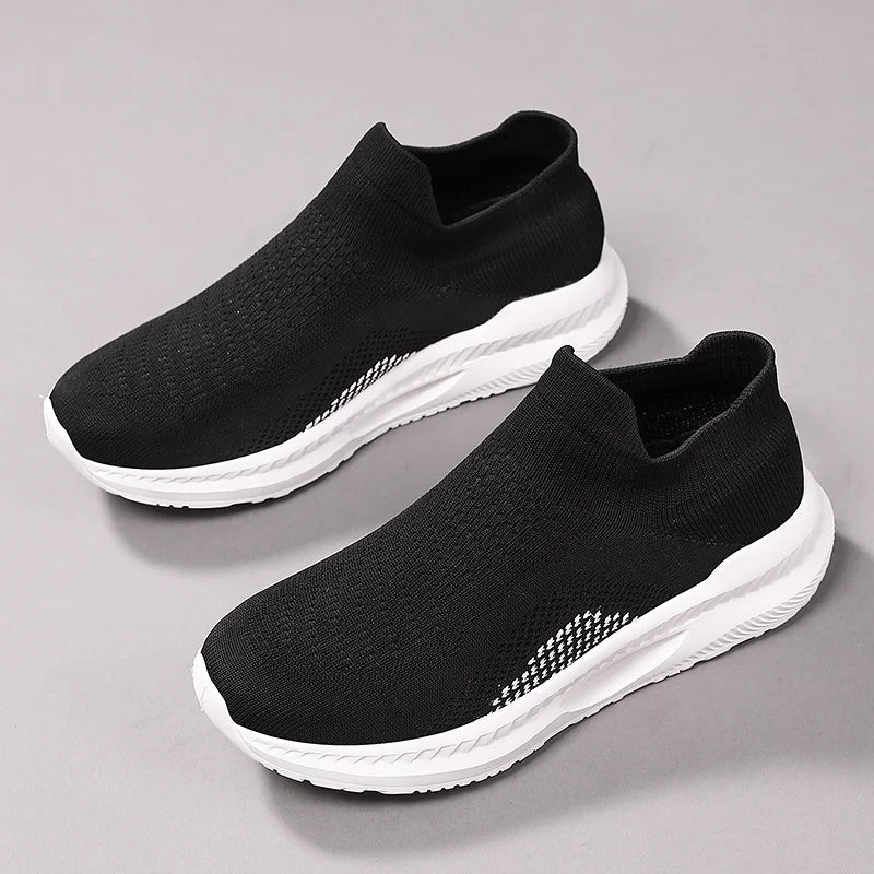 Soft Platform Soles Shock-absorbing Shuttle Shoes Mesh Breathable Lightweight and Comfortable Slip-on Sneakers Running Shoes